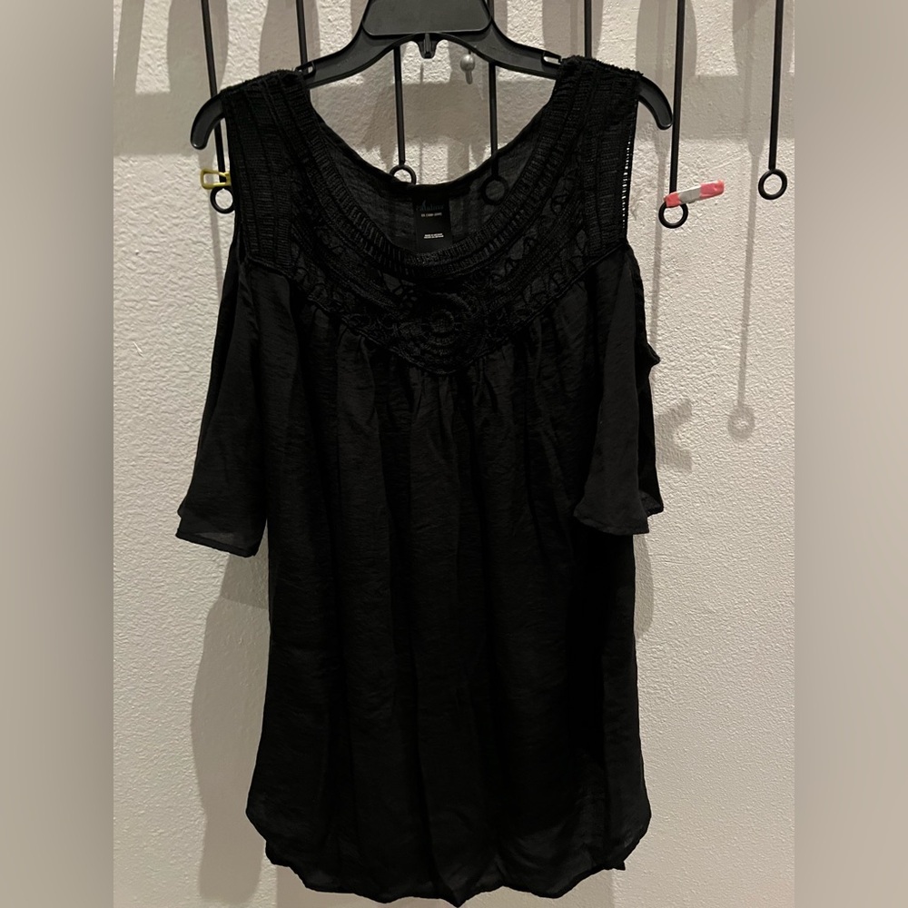 Open shoulder crochet top blouse